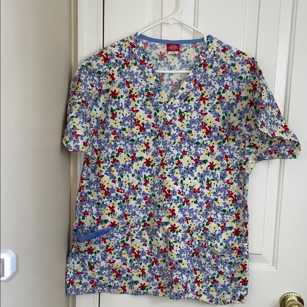 Dickies Multicolor Floral Scrub Uniform Top Large